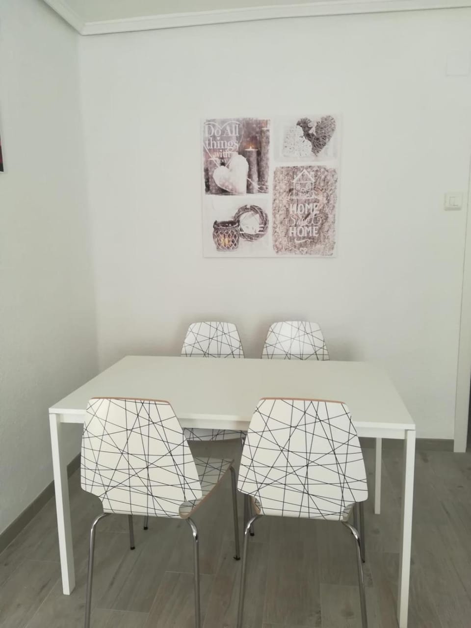 Seating area, Dining area