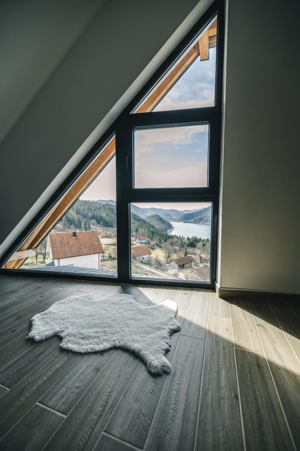 Natural landscape, Lake view, Mountain view