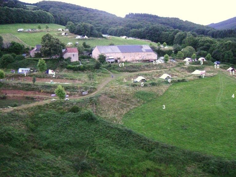 Caravan Miekie Camping La Foret du Morvan Campground/ 
RV Resort in Bourgogne-Franche-Comté
