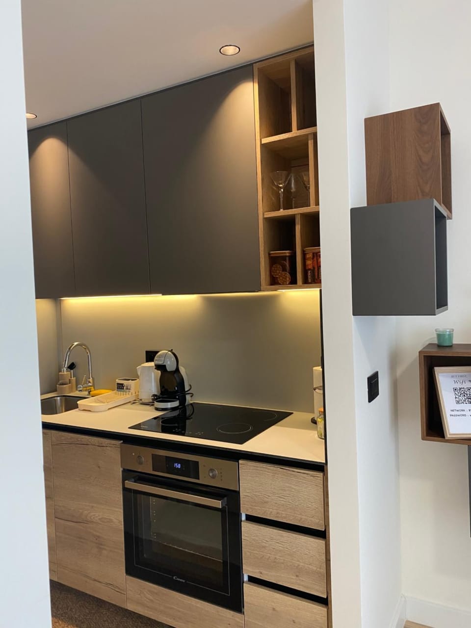 Kitchen or kitchenette, pet friendly, stove