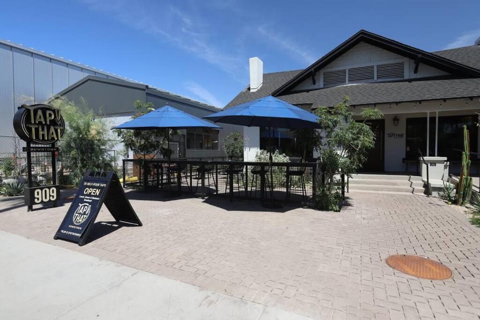 Walkable DTPH Studio w/ Pool and Parking Apartment in Phoenix