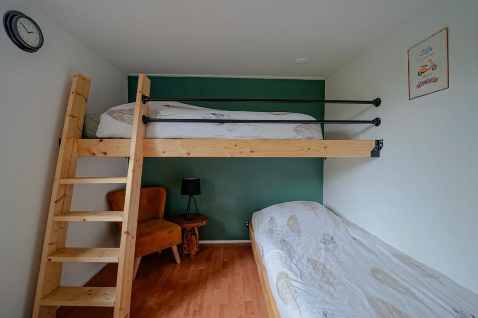 bunk bed