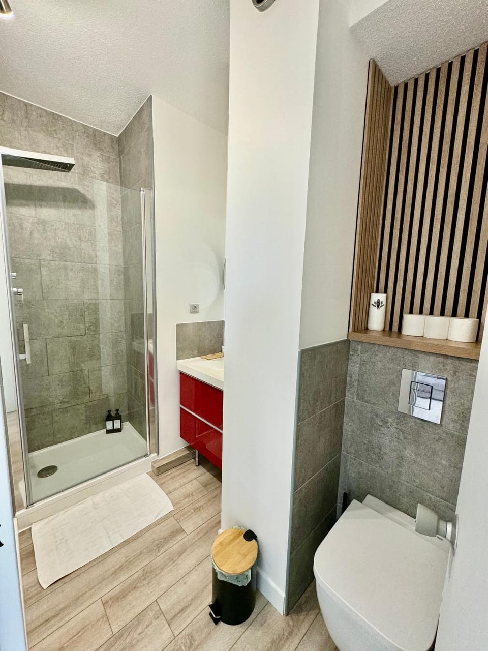Shower, Toilet, Bathroom, Bath