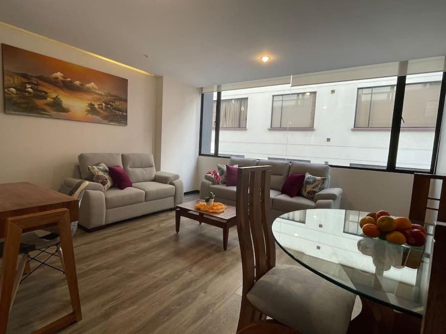 Elegante Suite en la República del Salvador Quito Apartment in Quito