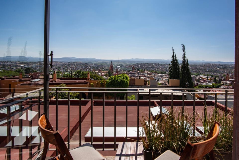 Natural landscape, View (from property/room), Balcony/Terrace, City view