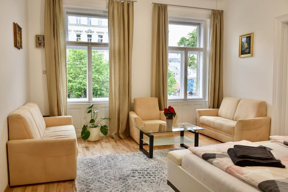 Seating area, Bedroom