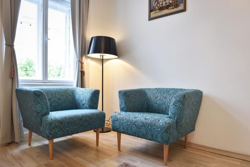 Seating area, Bedroom