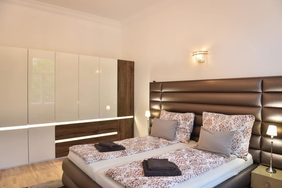 Bed, Bedroom, wardrobe