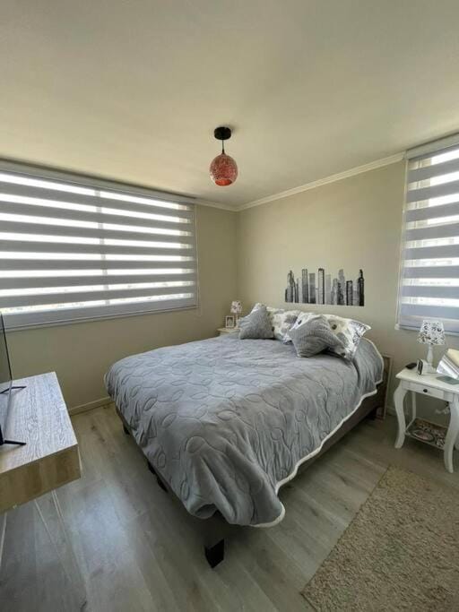 Photo of the whole room, Bedroom, towels