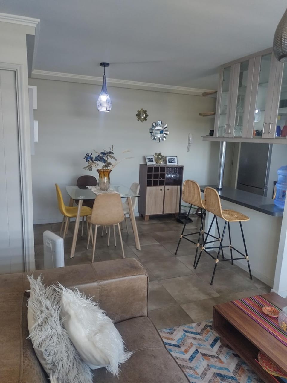 Kitchen or kitchenette, Dining area, minibar