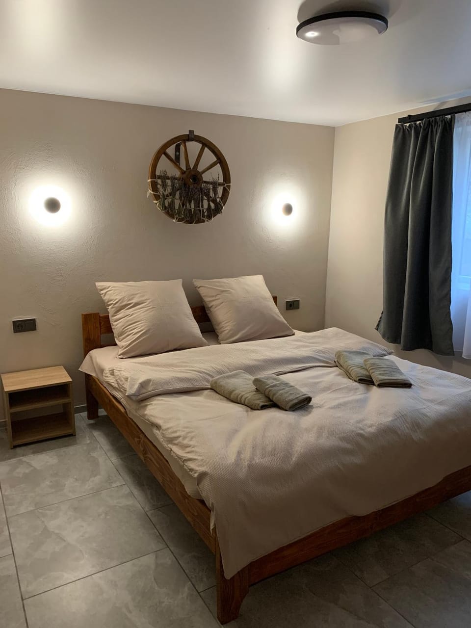 Photo of the whole room, Bedroom