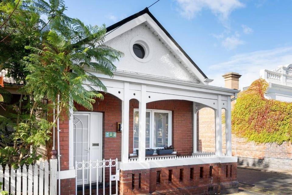 Iconic Lygon street Home, Carlton House in Melbourne