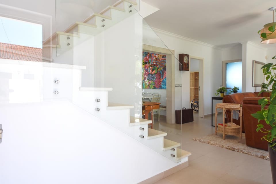 Aroeira villa with heated pool by Golf course, Beach and Lisbon Villa in Setubal District