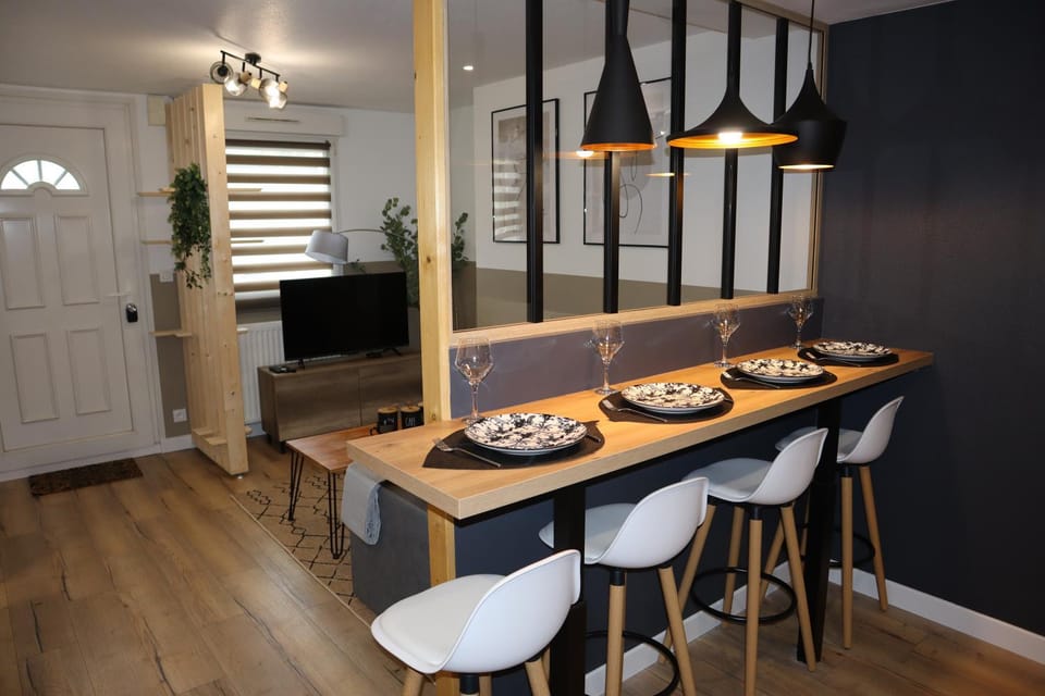 Living room, Dining area