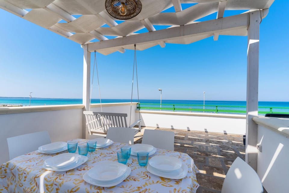 Balcony/Terrace, Seating area, Dining area, Sea view