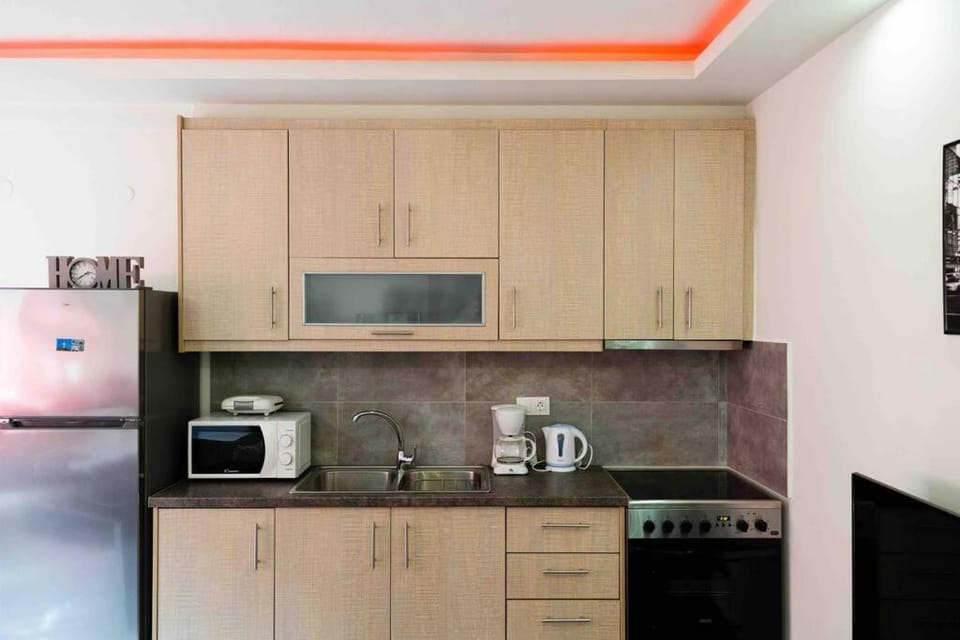 Coffee/tea facilities, Kitchen or kitchenette, minibar, pet friendly, stove