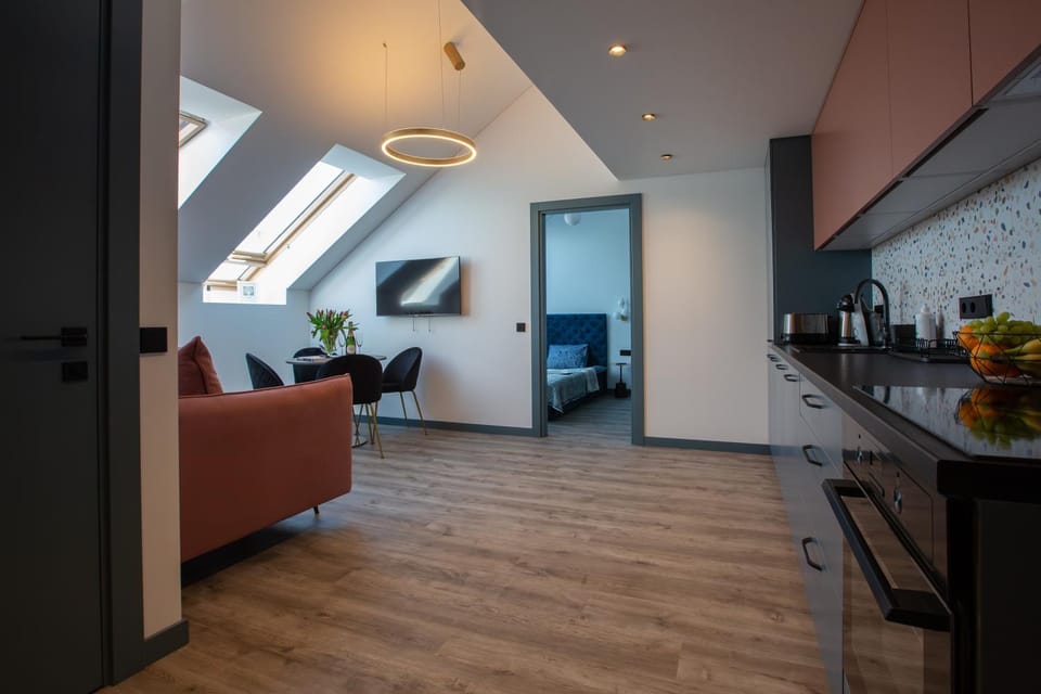 TV and multimedia, Kitchen or kitchenette, Living room, Dining area
