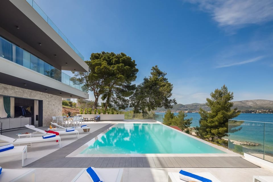 Pool view, Swimming pool
