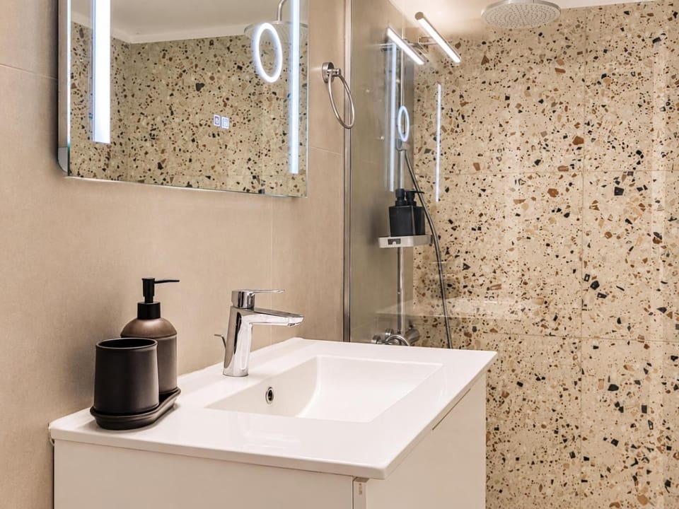 Shower, Bathroom
