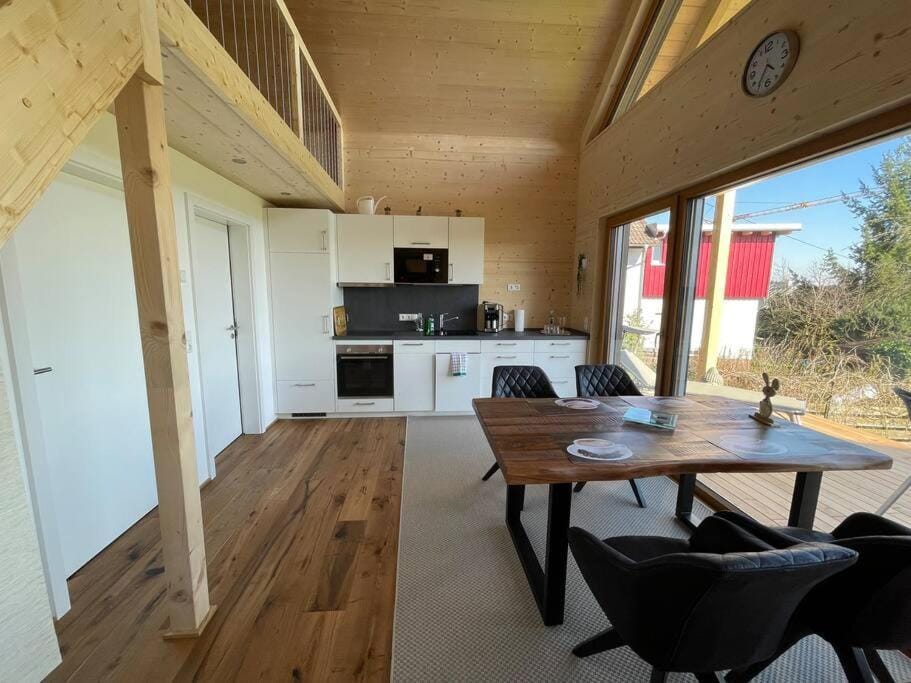 Communal lounge/ TV room, Kitchen or kitchenette, Seating area, Evening entertainment, minibar
