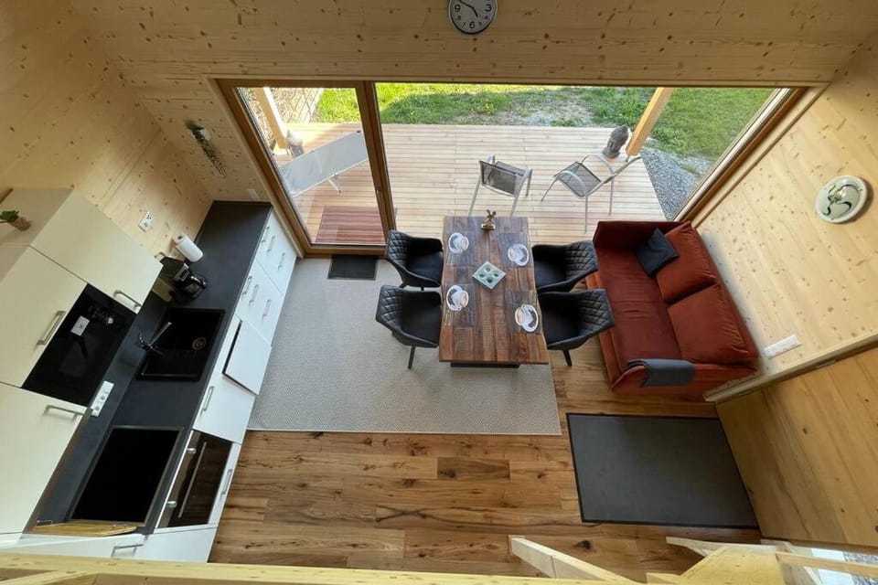 Communal lounge/ TV room, TV and multimedia, Living room, Dining area, Evening entertainment
