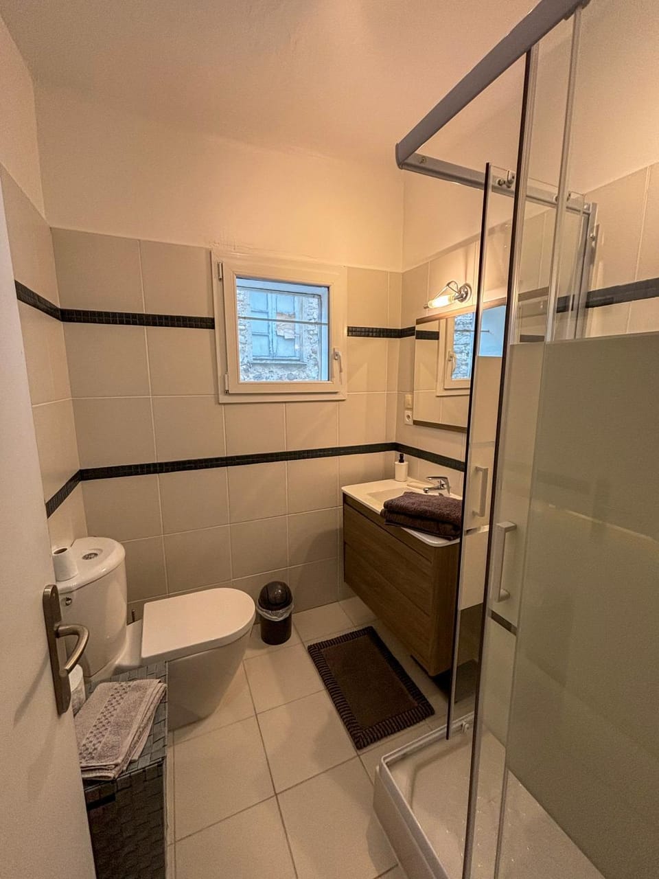 Shower, Toilet, Bathroom