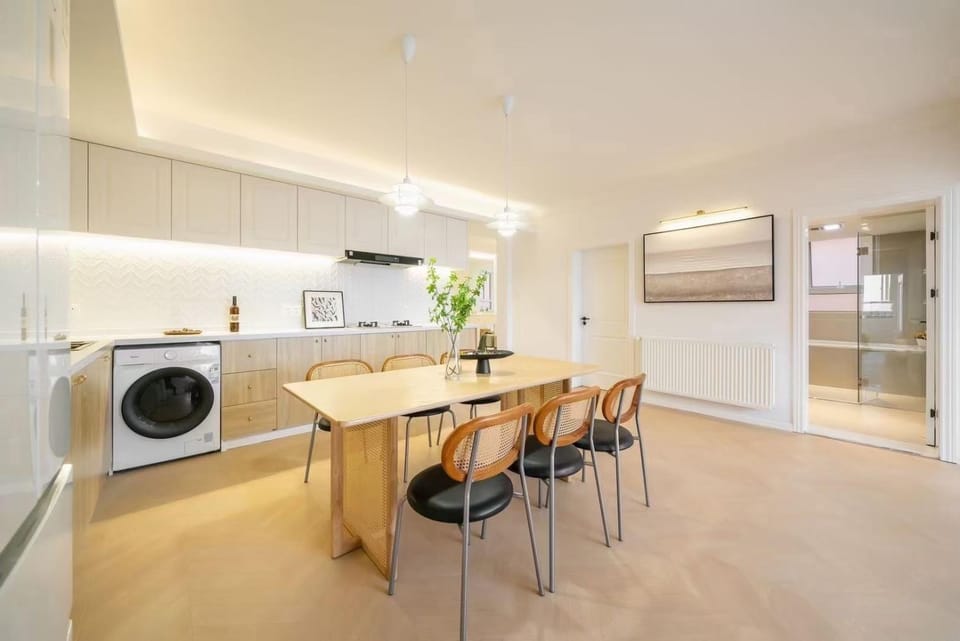 Kitchen or kitchenette, Dining area, dishwasher, minibar, pet friendly, stove, washing machine, dryer