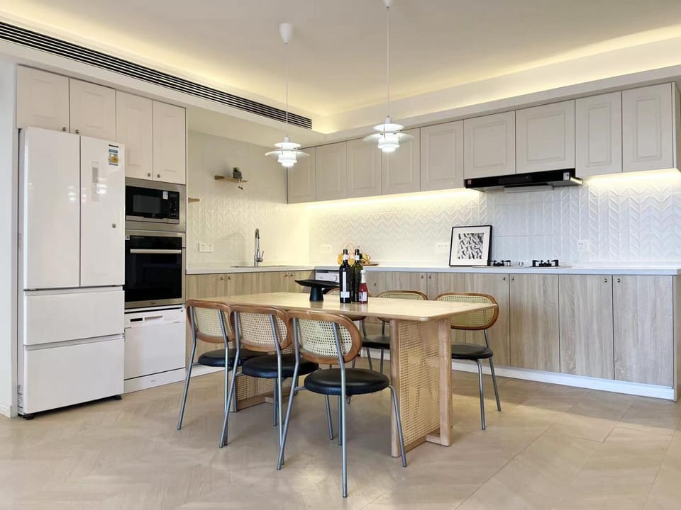 Kitchen or kitchenette, Dining area, dishwasher, minibar, pet friendly, stove