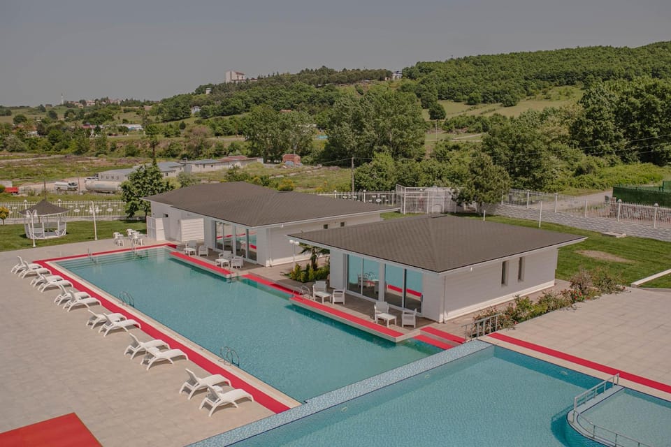 Day, Natural landscape, Mountain view, Pool view, Pool view, Swimming pool, Swimming pool, sunbed