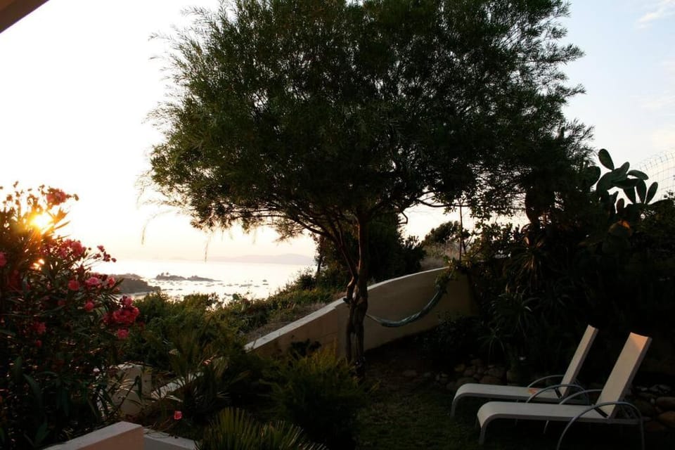 Maison golfe d'Ajaccio: vue mer Villa in Corsica