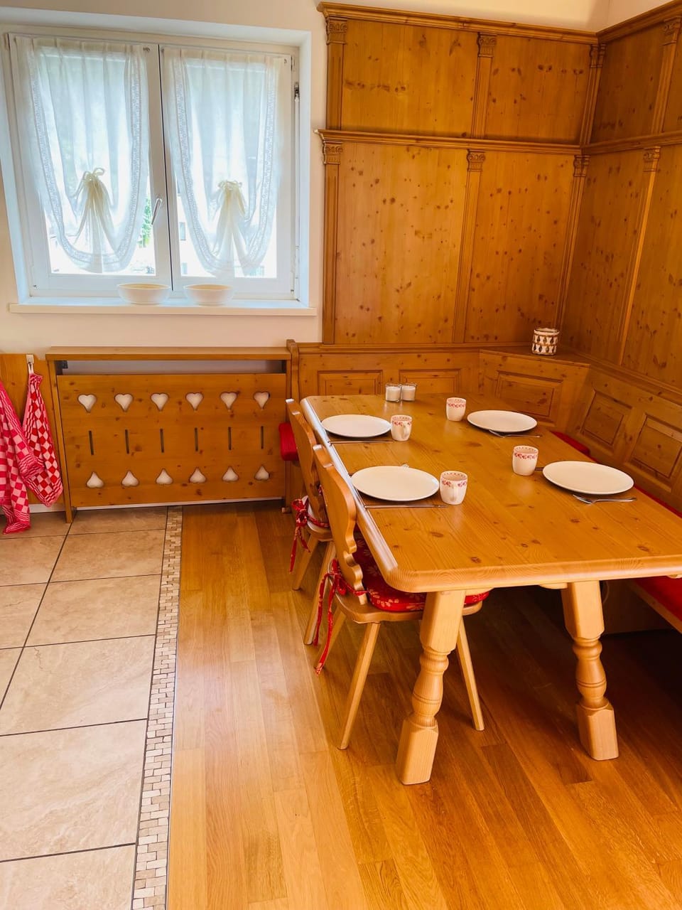 Seating area, Dining area