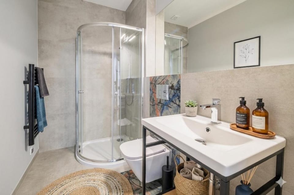 Shower, Bathroom