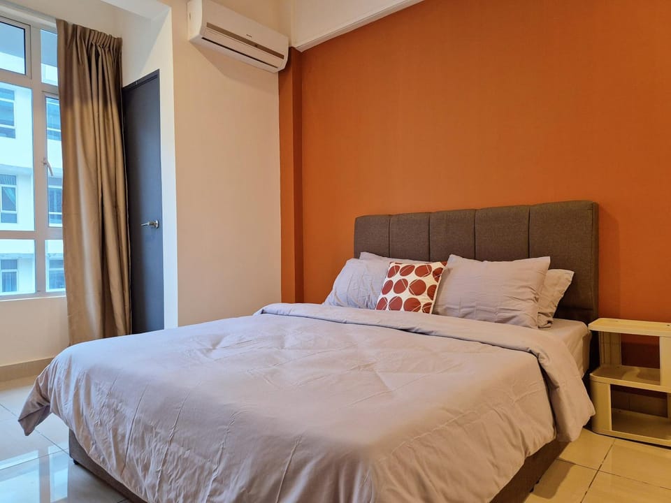 Walking Distance to Mount Austin - 6 pax Newly Renovated Apartment in Johor Bahru