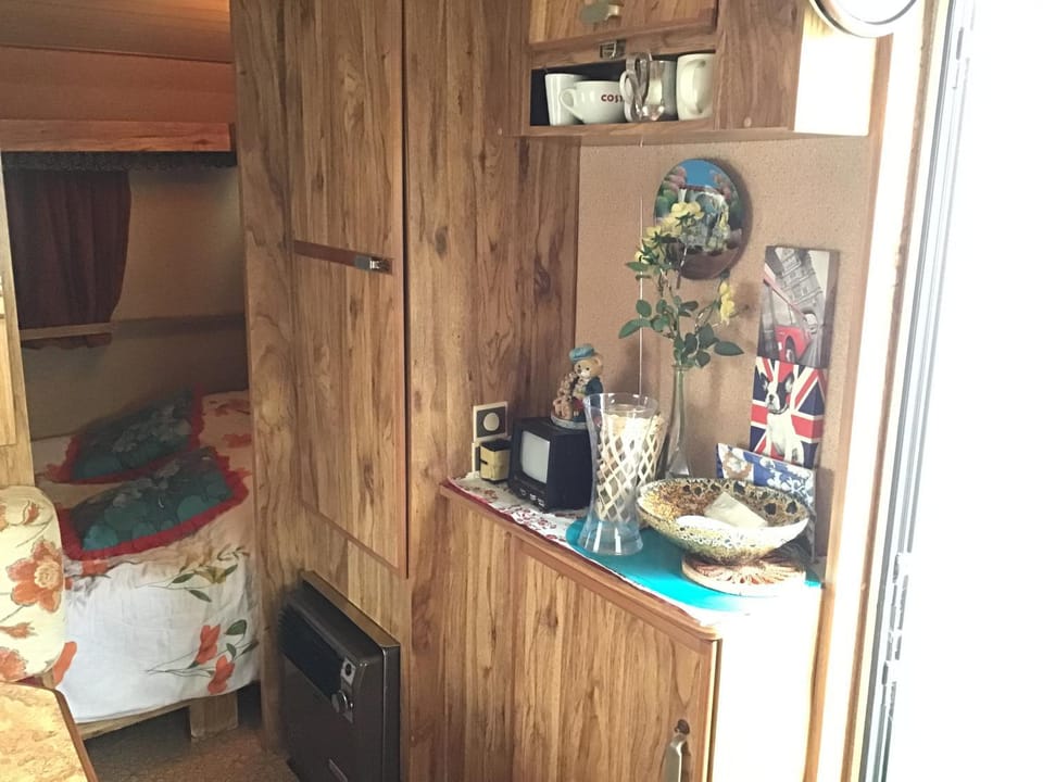 VINTAGE CARAVANE Campground/ 
RV Resort in Hauts-de-France