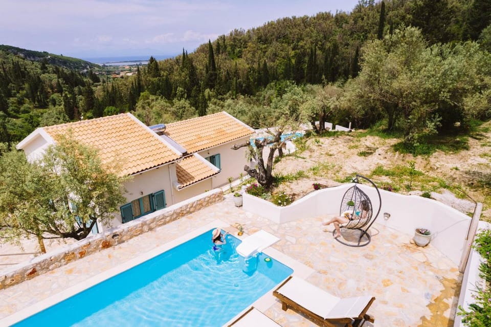 Property building, Patio, Spring, Day, Natural landscape, Balcony/Terrace, Mountain view, Pool view, Swimming pool, sunbed