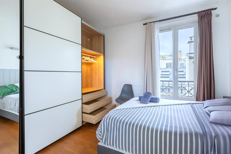 Bed, Photo of the whole room, Bedroom, towels, wardrobe