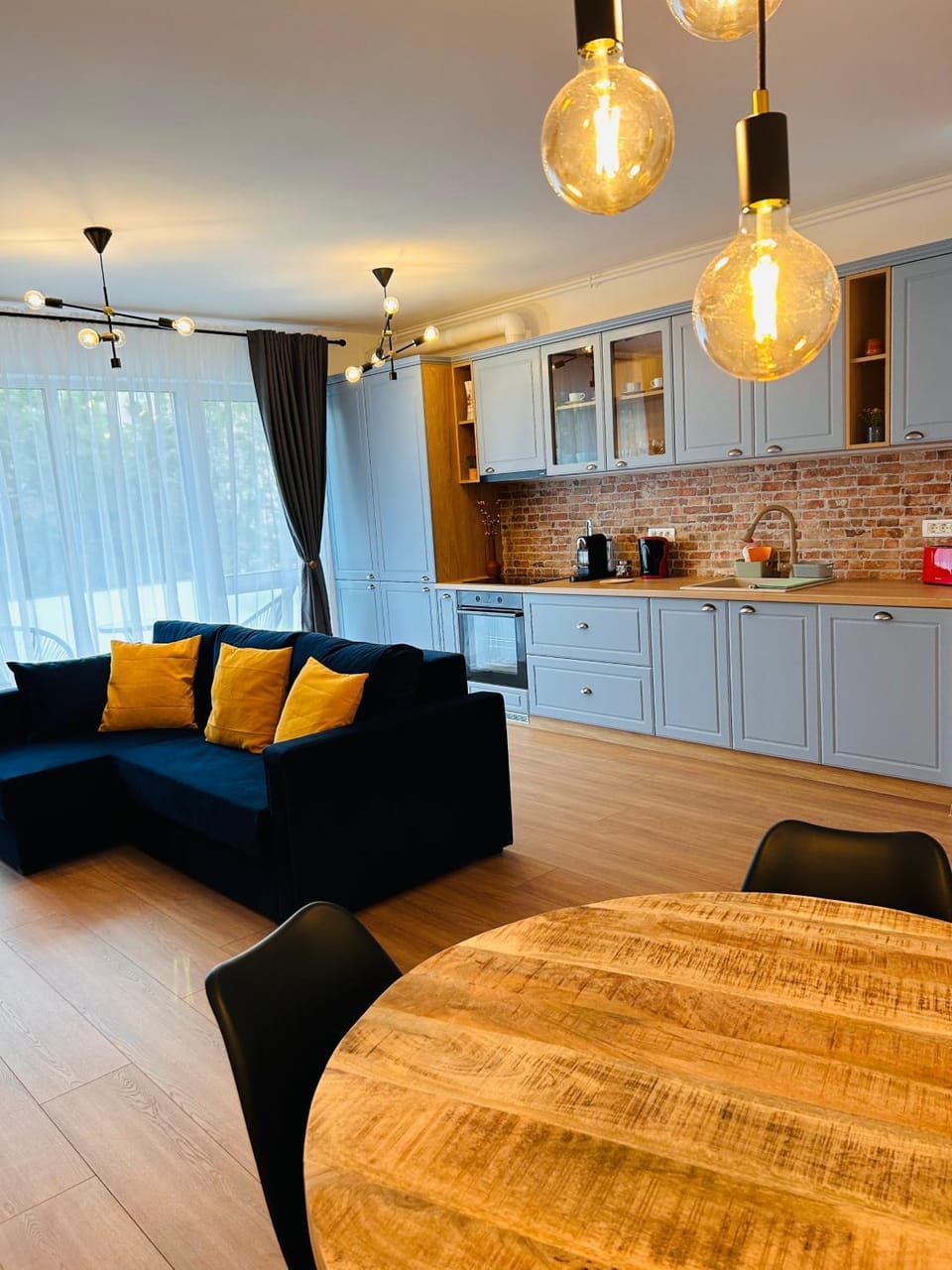 Kitchen or kitchenette, Living room