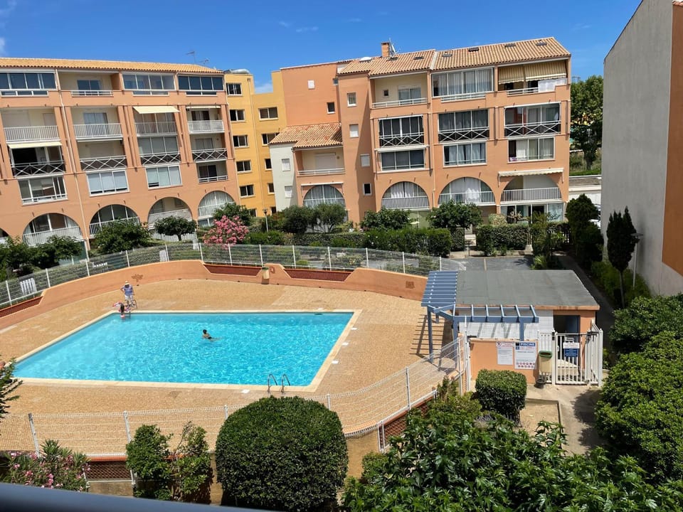 Pool view, Swimming pool
