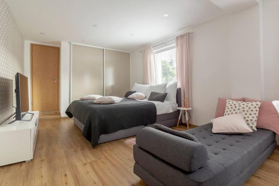 Ljubljana studio with FREE parking, Washer & Dryer Apartment in Ljubljana
