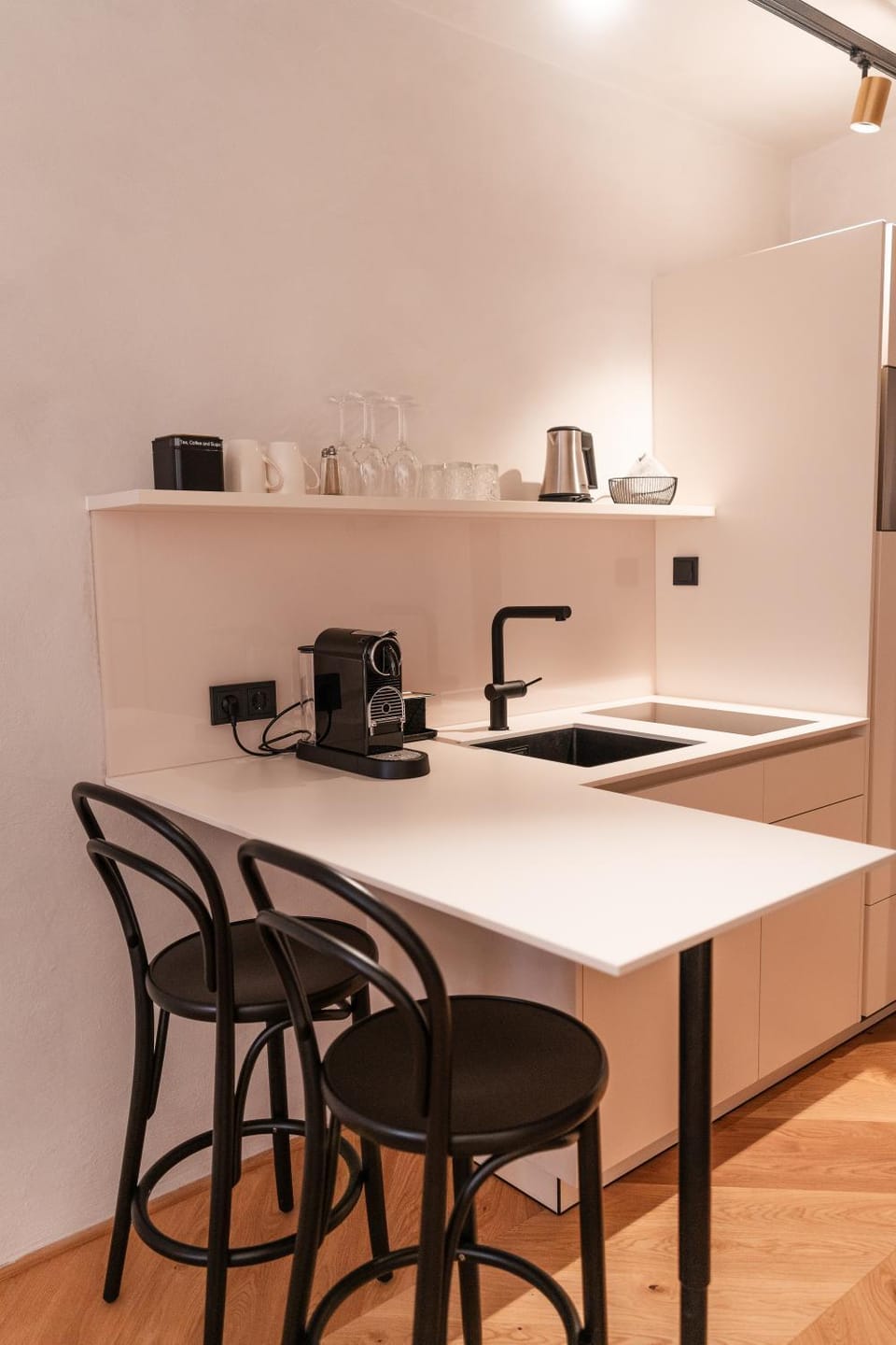 Coffee/tea facilities, Dining area