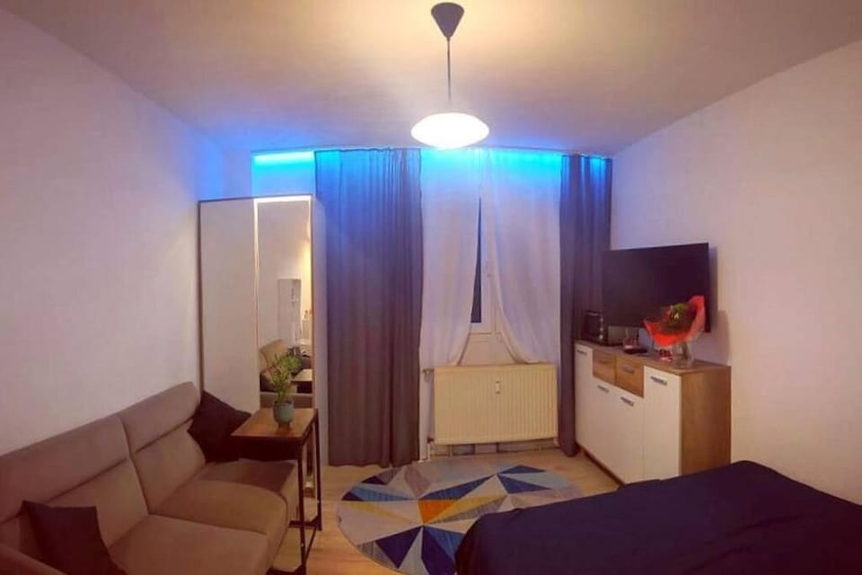 Seating area, Bedroom