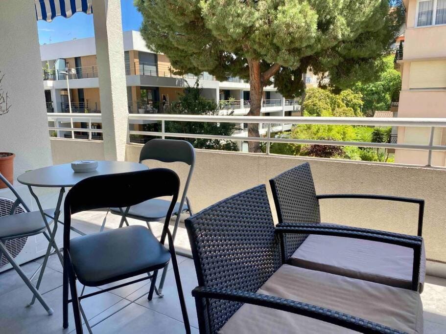 L'Orangeraie Centre Cannes Martinez, Beau F2 avec terrasse Apartment in Cannes