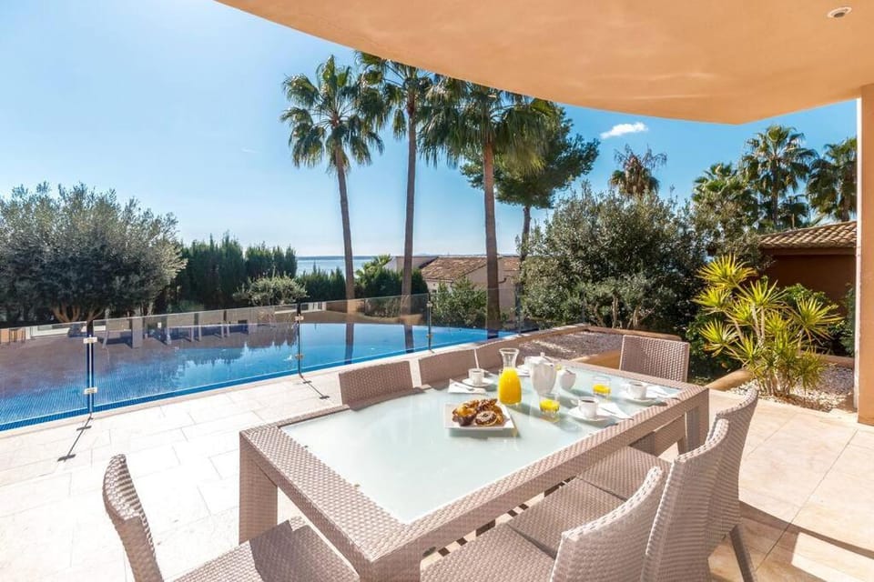 Balcony/Terrace, Seating area, Pool view, Swimming pool