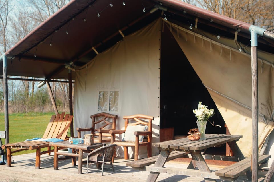 Tentes Safari aux Gîtes de Cormenin Luxury tent in Centre-Val de Loire