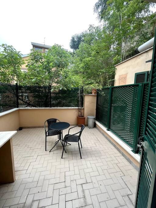 View (from property/room), Balcony/Terrace, Dining area