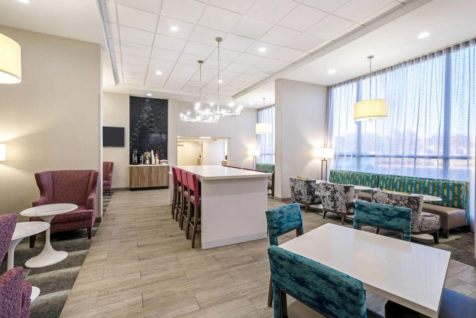 Communal lounge/ TV room, Lobby or reception