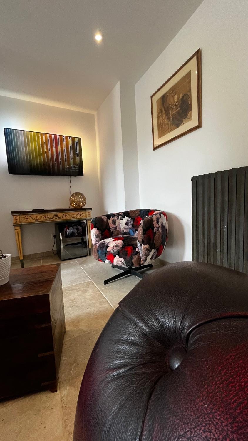 TV and multimedia, Living room, Seating area