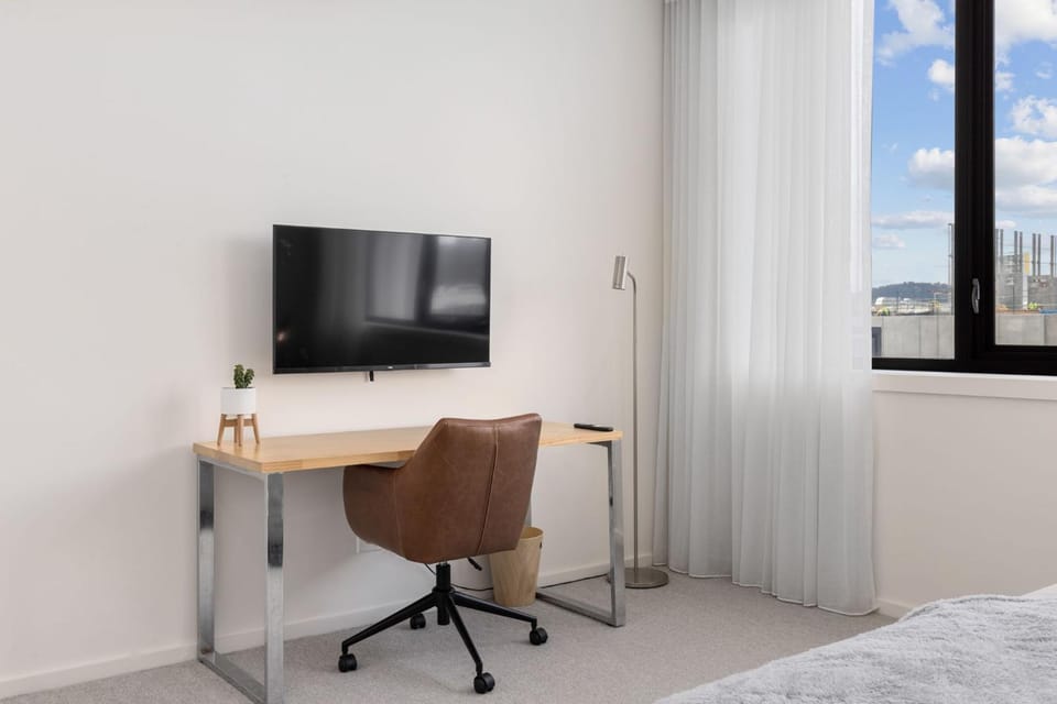 TV and multimedia, Evening entertainment, Bedroom, hair dresser