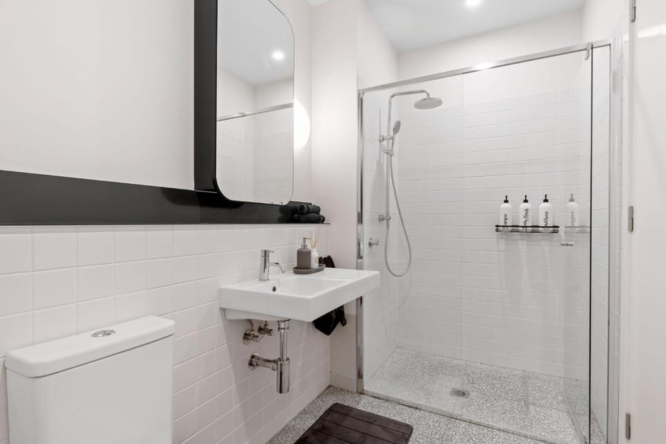 Shower, Bathroom, towels