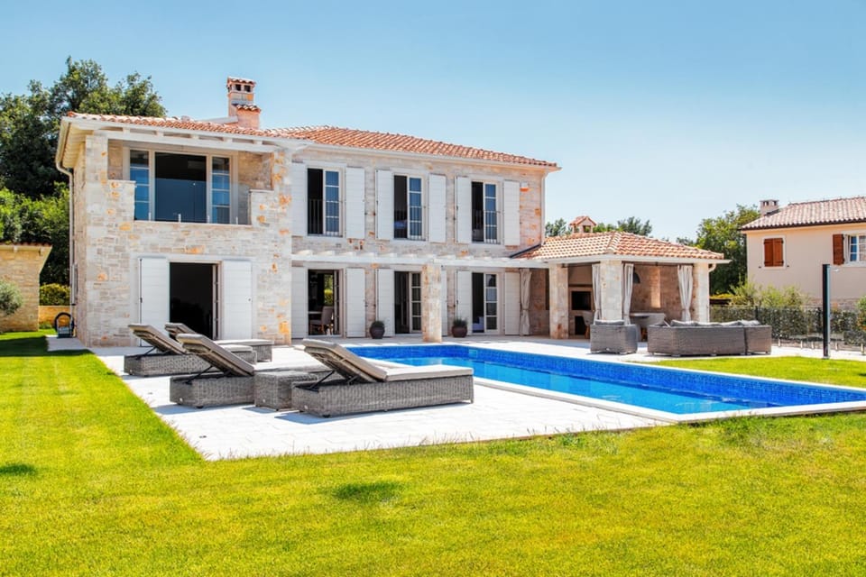 Property building, Patio, Garden, Seating area, Garden view, Pool view, Swimming pool, sunbed